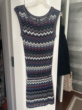 Guess Sleeveless Chevron Mini Dress